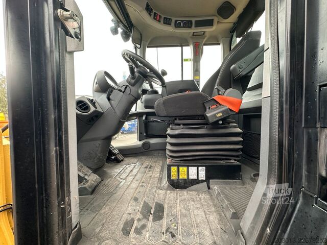 Hjullastare CATERPILLAR 930M Radlader mit Schaufel 2.090 BTH