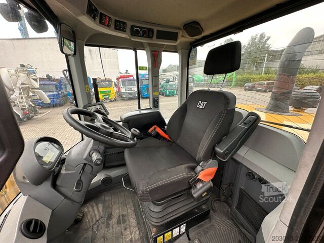 Hjullastare CATERPILLAR 930M Radlader mit Schaufel 2.090 BTH