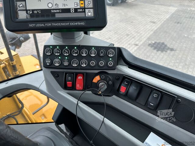 Hjullastare CATERPILLAR 930M Radlader mit Schaufel 2.090 BTH
