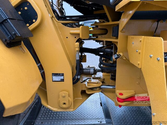 Hjullastare CATERPILLAR 930M Radlader mit Schaufel 2.090 BTH