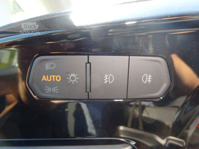 Panelová dodávka FORD Transit Connect Limited L1 Kasten Autm 2xS-Tür
