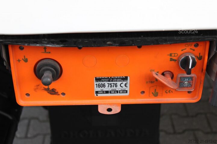 Autocarro con cassone Mercedes-Benz Atego 1218 E6  Koffer   Rolltor+LBW   nur 79 Tkm!