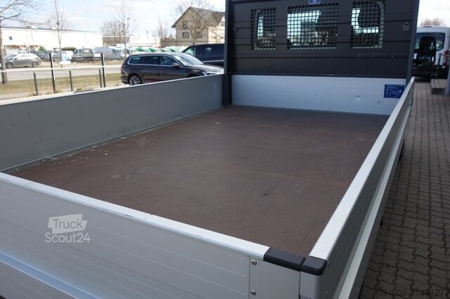 Furgonetka pick-up iveco Daily 2,3d Pritsche KLIMATR/LED/AHK/KAM/ACC/ALU