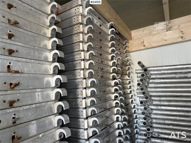 Būvniecības iekārta  Zarges scaffold for sale measuring approximately 1