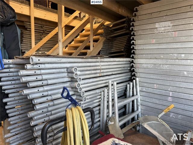 Būvniecības iekārta  Zarges scaffold for sale measuring approximately 1