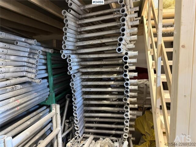 Stavební stroj  Zarges scaffold for sale measuring approximately 1