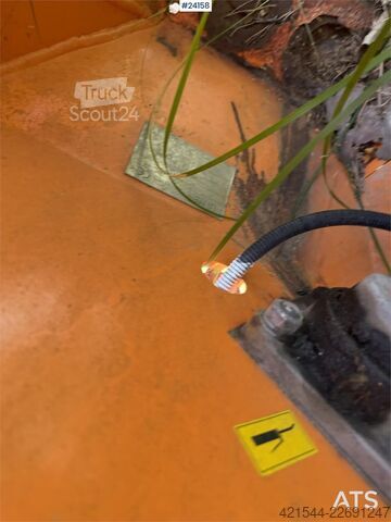 Machine de construction Rasco TRP sand spreader with a control panel