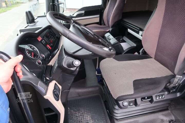 Nakladalec MAN TGX 26.460 BL 6x2 Nachlauflenkachse