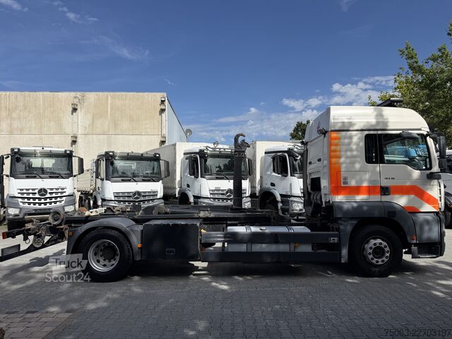 Tipvogn MAN TGA 18.360 / Steyr 18S36 Rotes Kreuz