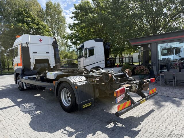 Tipvogn MAN TGA 18.360 / Steyr 18S36 Rotes Kreuz