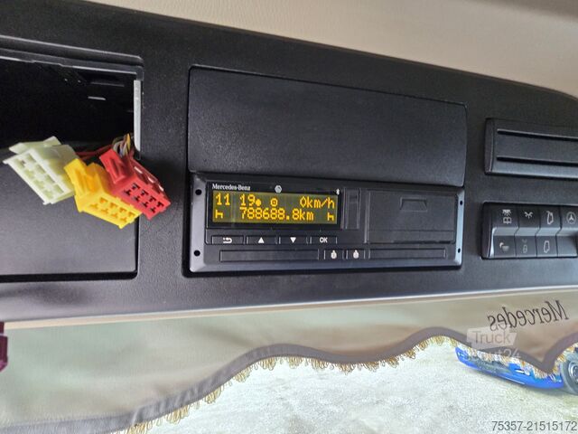 Tracteur routier standard Mercedes-Benz Actros 1848 MP5