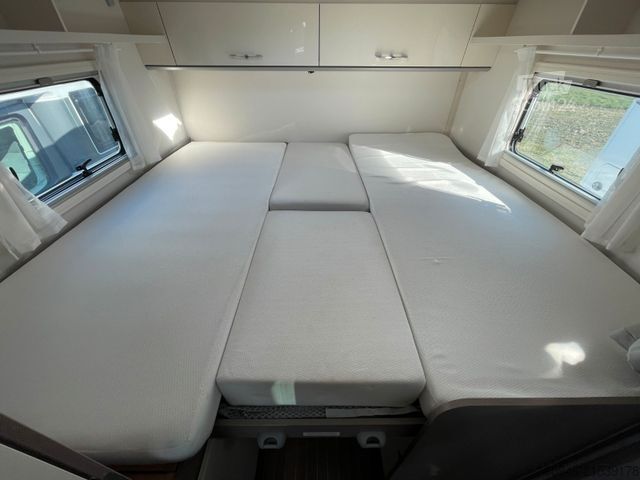 Ημιενσωματωμένο αυτοκινούμενο τροχόσπιτο ETRUSCO T 7.3 SF | Hubbett + Einzelbetten , RFK+NAV