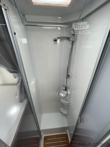 Ημιενσωματωμένο αυτοκινούμενο τροχόσπιτο ETRUSCO T 7.3 SF | Hubbett + Einzelbetten , RFK+NAV