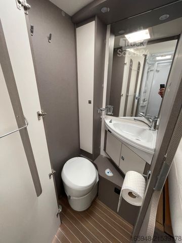 Ημιενσωματωμένο αυτοκινούμενο τροχόσπιτο ETRUSCO T 7.3 SF | Hubbett + Einzelbetten , RFK+NAV