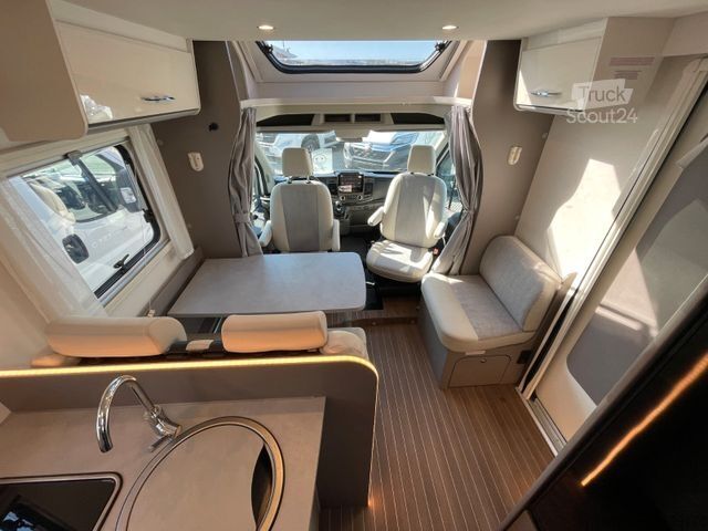 Ημιενσωματωμένο αυτοκινούμενο τροχόσπιτο ETRUSCO T 7.3 SF | Hubbett + Einzelbetten , RFK+NAV