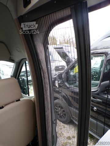 Obytné vozidlo BÜRSTNER Lineo C 550 Tageszulassung / Schlafdach, Automat