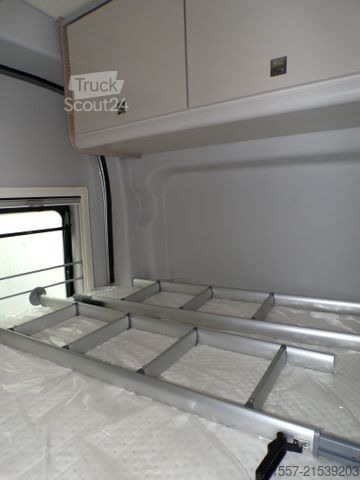 Obytné vozidlo BÜRSTNER Lineo C 550 Tageszulassung / Schlafdach, Automat