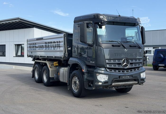 Camion ribaltabile trilaterale Mercedes-Benz Arocs 2646 6x4 3-Seitenkipper Schwarzmüller