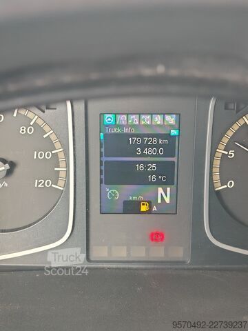 Tralas Mercedes-Benz Mercedes-Benz Atego 818