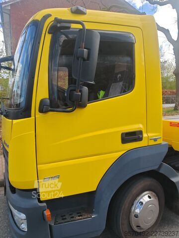 Tralas Mercedes-Benz Mercedes-Benz Atego 818