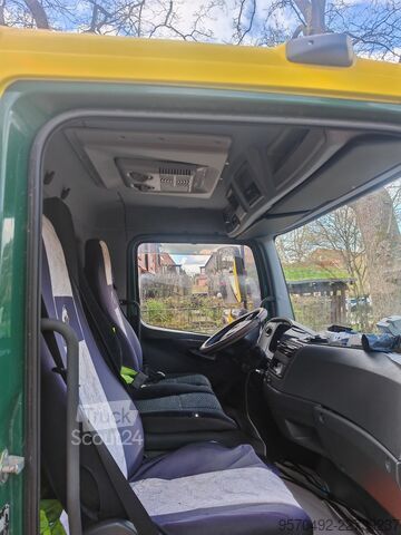 Tralas Mercedes-Benz Mercedes-Benz Atego 818