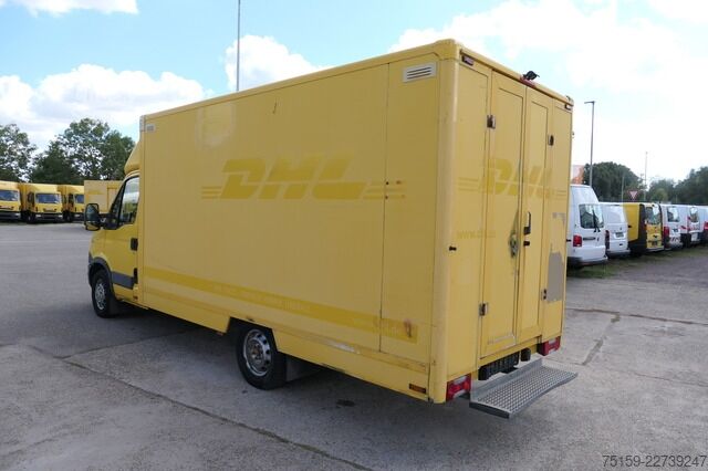 Dubă cu caroserie tip cutie iveco Daily 35 S11 C30C AUTOMATIK KAMERA Regale LUFT DURCHGANG EURO-5 CoC