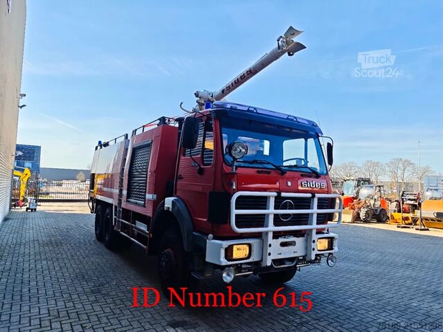 Brandweerwagen Mercedes-Benz SK 2636 AK 6x6 V10 Sides VMA100 Wasserwerfer