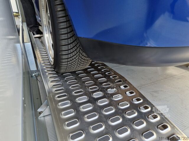 Car transport Debon Roadster 1000 enclosed Car Transport Trailer 3500kg 100km/h Pullman Soft Fahrwerk