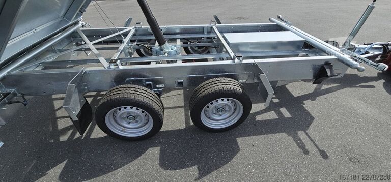 Remorcă basculantă trilaterală HUMBAUR HTK 3000.31 mit E-Pumpe und Gitteraufsatz 60 cm