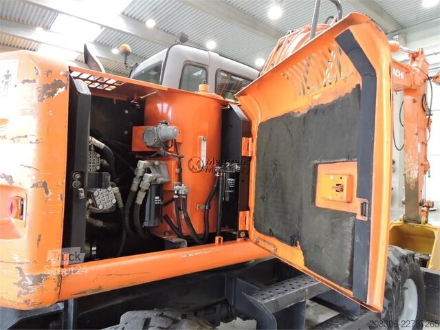 Excavadora móvil HITACHI ZX130W