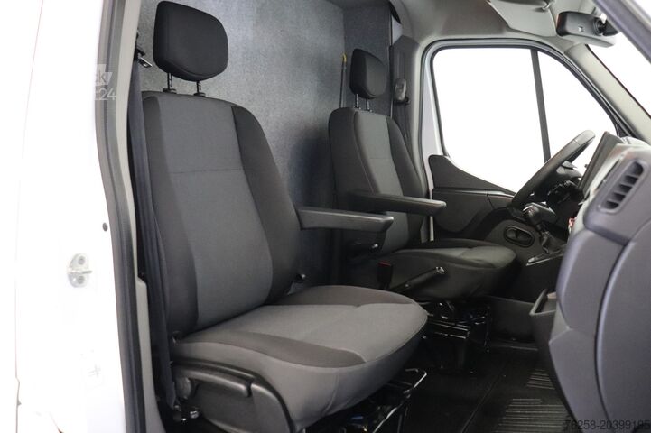 Varebil Renault Master 2.3 dCi 135PK L2H2 EURO 6 - Airco - Crui...