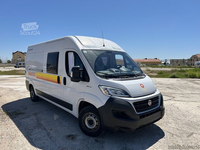 Caravan/camper Fiat Weinsberg Carabus 600 K | 4 Posti Letto | Completamente Attrezzato