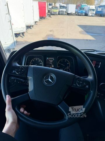 Truck chassis MERCEDES-BENZ 2540 L Actros 6x2 Fahrschule 5-Sitzer Liftachse