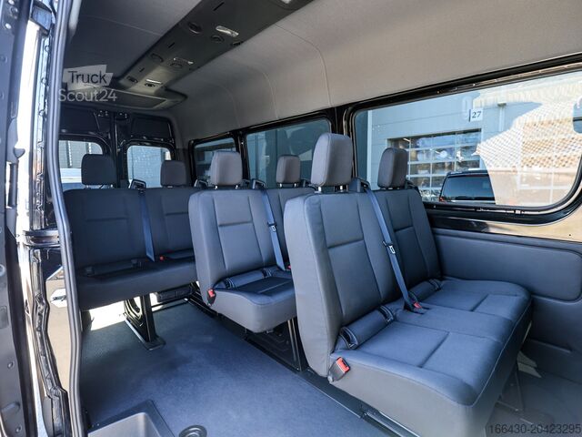 Kleinbus Mercedes-Benz Sprinter 317 CDI Tourer L3H2 (2-2-2-3) AHK Ka