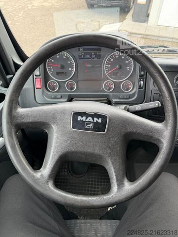 Box van MAN GL 8.150 KOFFERAUFBAU+LBW*2011*EURO5*