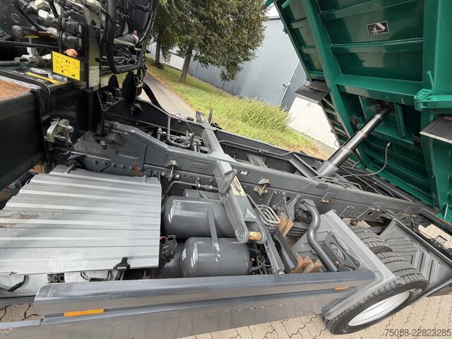 γερανός τοποθετημένος σε φορτηγό Mercedes-Benz ATEGO 1622 - 4x4 - Kipper-Kran - 123 TKm