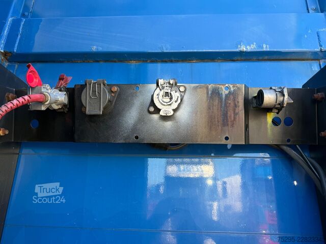 مركبة تجارية Kögel 3 Achs Standard Getränke Liftachse SAF TÜV neu