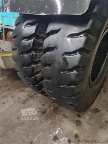 Reachstacker SMV SC4537TC5