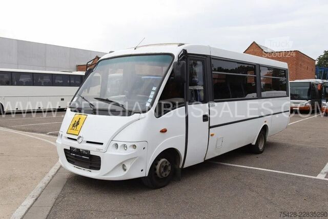 Minibus Iveco Thesi / Automatic gear box / Retarder / Lift