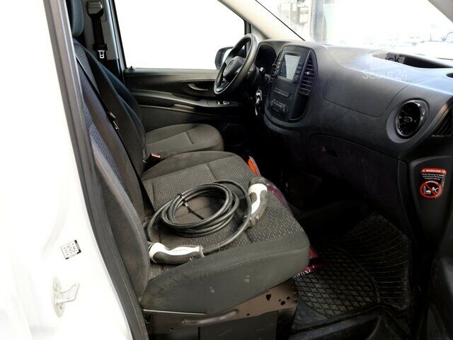 Fourgon tôlé Mercedes-Benz eVito 111 KA,lang,Rückfahrkamera,Klima