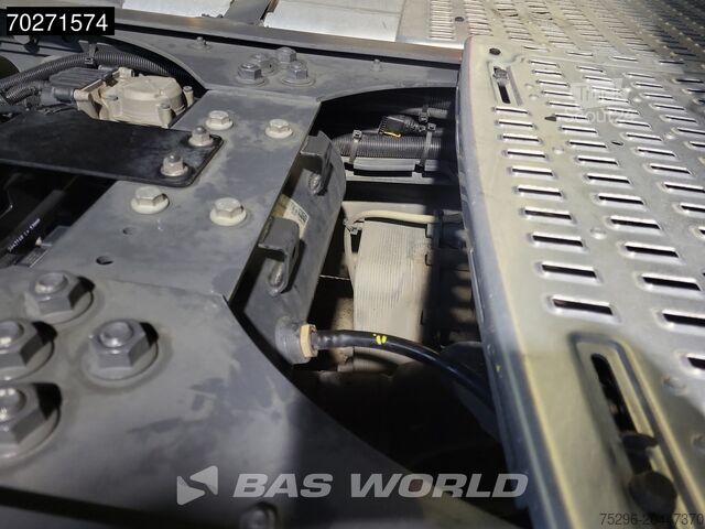 Standard-SZM DAF XF 530 4X2 Retarder 2x Tanks Standklima Leather...