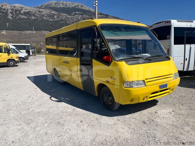 Koulubussi Iveco Cacciamali