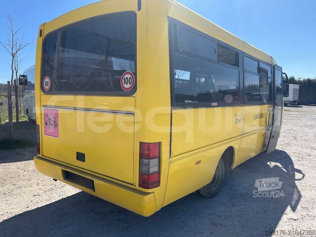 Koulubussi Iveco Cacciamali