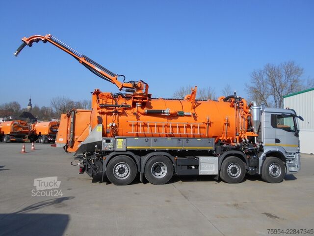 Vákuová cisterna MAN TGS 35.520 8x2H-6 BL / Domos 17