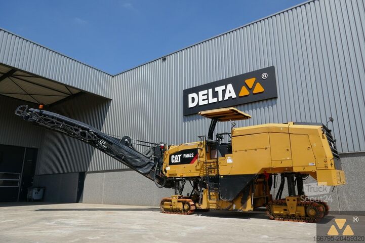 Asfaltový mlýn Caterpillar PM622