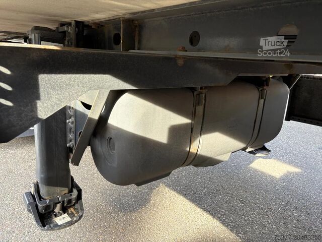 Gekoeld/bevroren transport Krone Vector 1550, TUV APK .  Scheibebremse, Alu Bode...