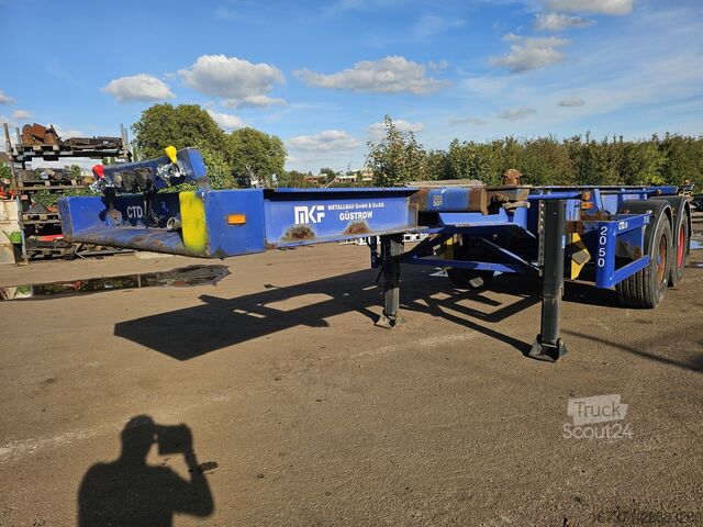 Transport von Containern MKF METALLBAU CS 20 / STEEL SUSPENSION/ BPW DRUM.