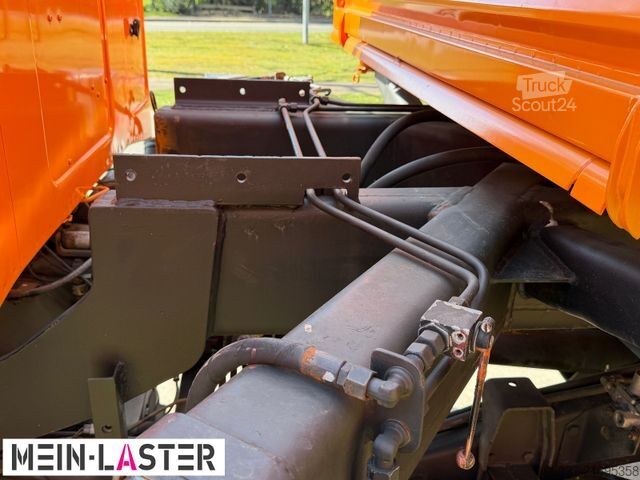 Truck-mounted crane van UNIMOG U 1100 Atlas AK 3006 nur 14.215 km-1. Hand