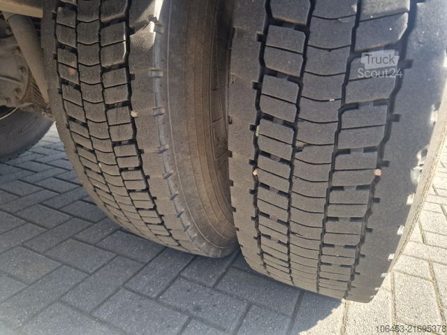 Tre-sidet tipbil MERCEDES-BENZ Arocs 1843 Kipper/Kran/Funk/77000KM