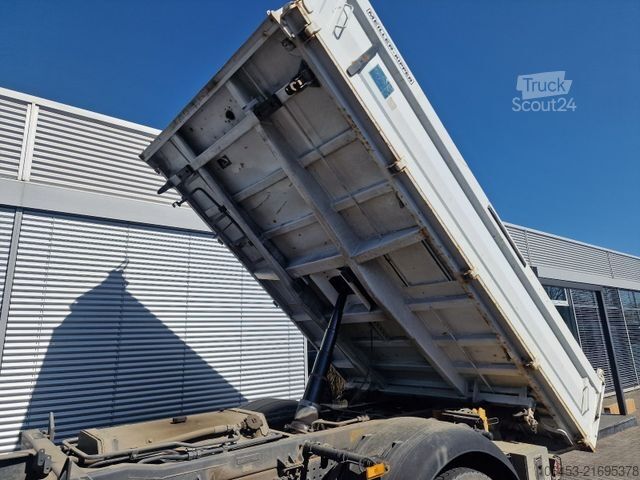 Tre-sidet tipbil MERCEDES-BENZ Arocs 1843 Kipper/Kran/Funk/77000KM